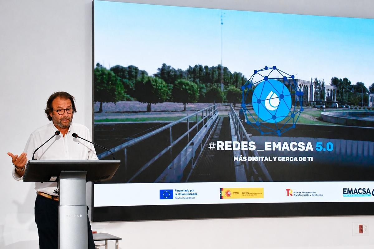 El presidente de Emacsa, Daniel García Ibarrola, en su comparecencia de este martes.