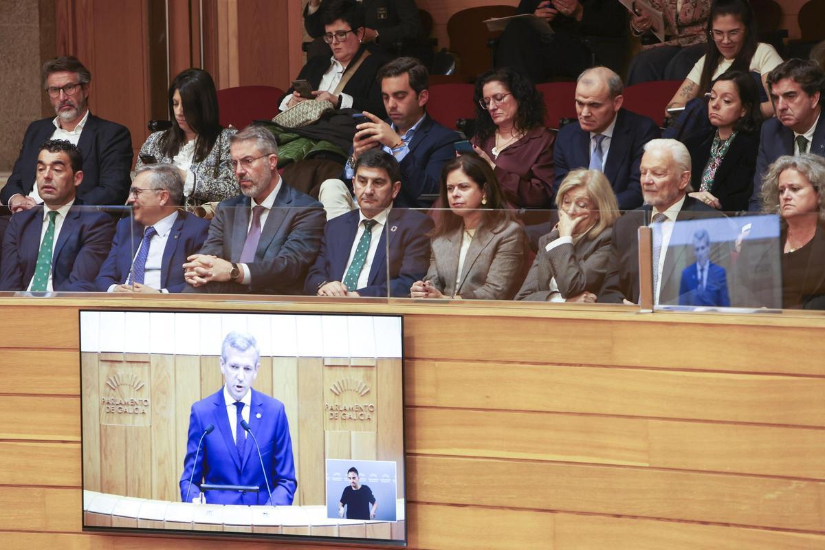 Invitados a la tribuna de O Hórreo