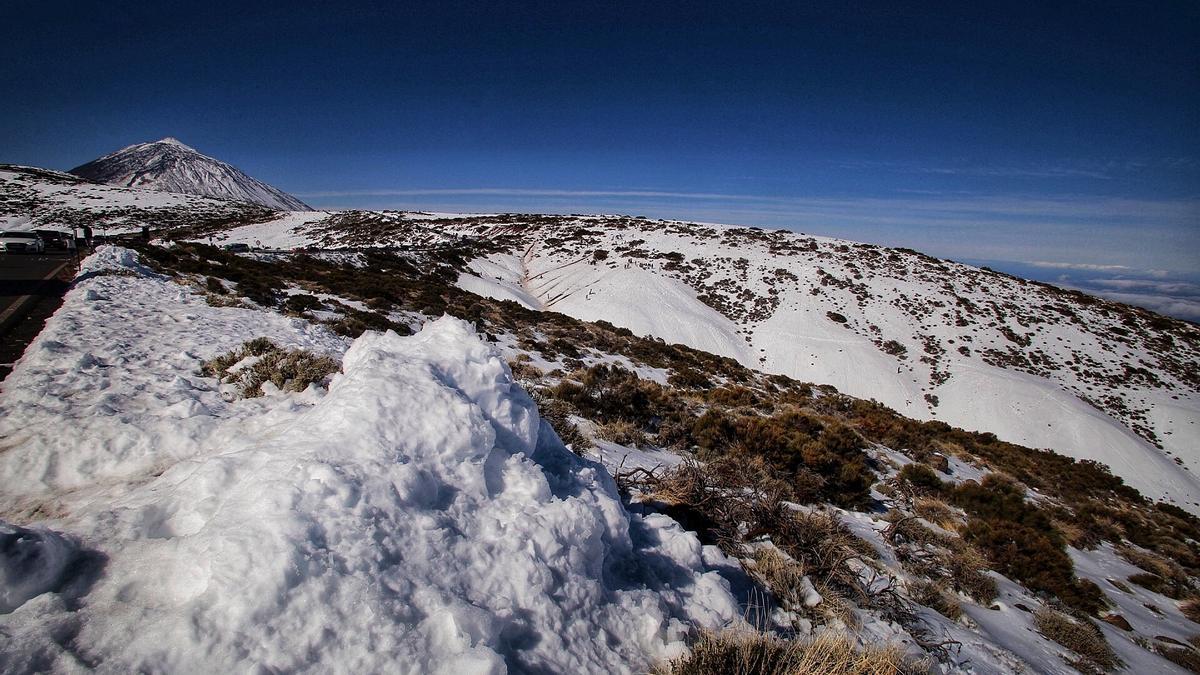 La semana pasada se registró la primera nevada del año en el Teide.