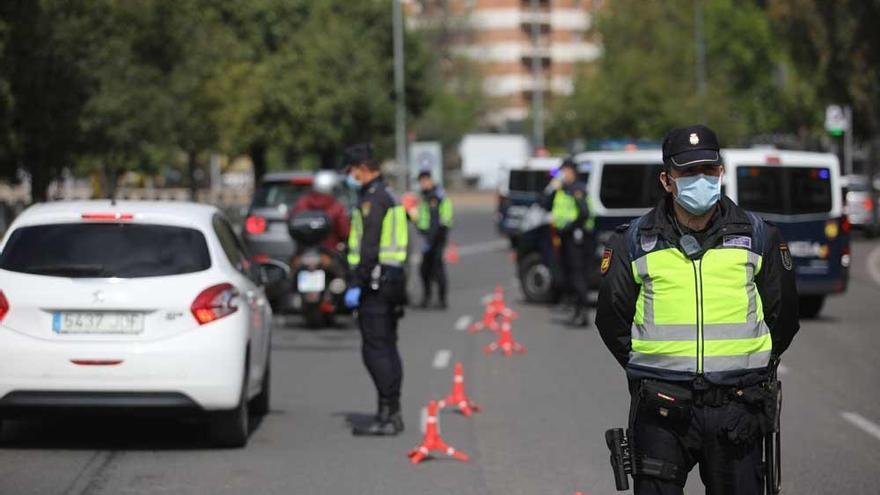 Coronavirus en Córdoba: la UFP dice que el 80% de las mascarillas que usa la Policía está caducado