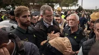 La rabia y la tensión estallan en Valencia contra los reyes, Sánchez y Mazón