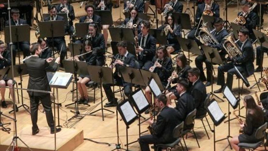 Las bandas llenan de música Les Arts