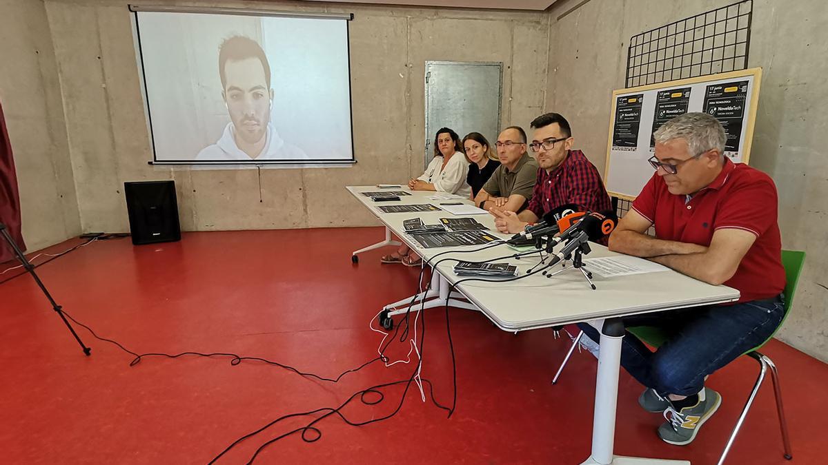 La presentación de la nueva edición de la feria Novelda Tech que coordina Álvaro Gómez.