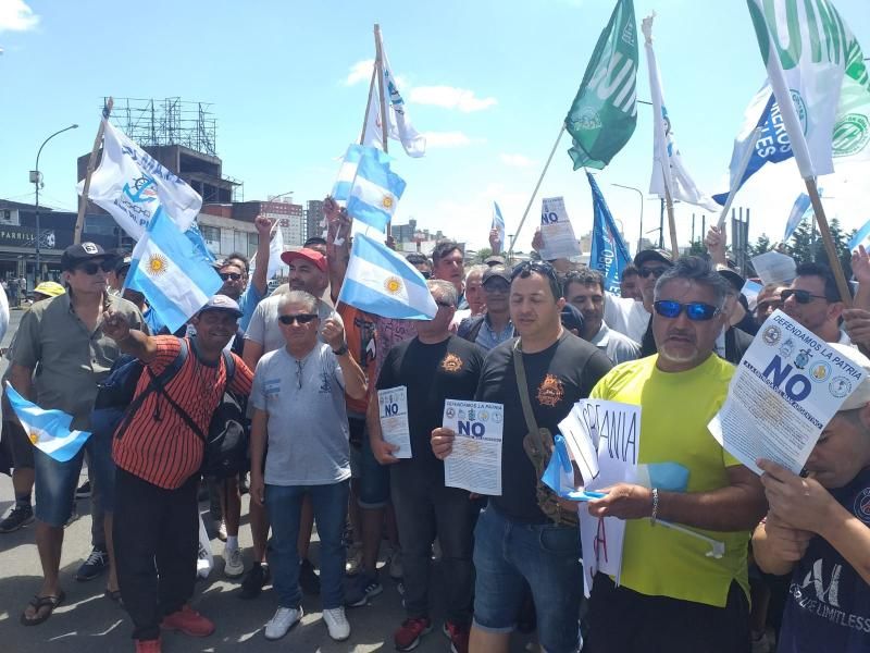 La pesca tumba el zarpazo de Milei y blinda la actividad de 80 buques de capital gallego