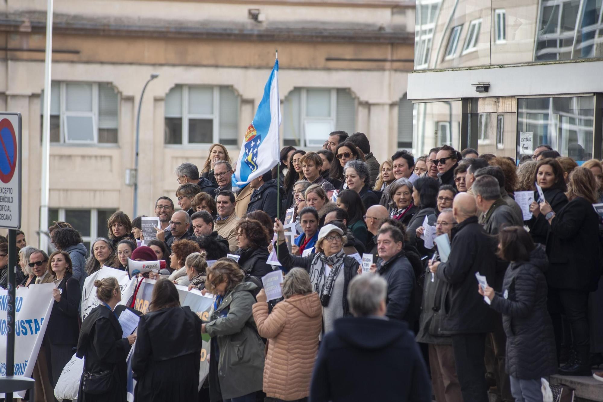 Huelga de abogados y procuradores del turno de oficio en A Coruña