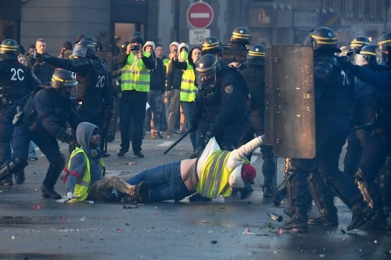 Los ''chalecos amarillos'' protestan en Francia