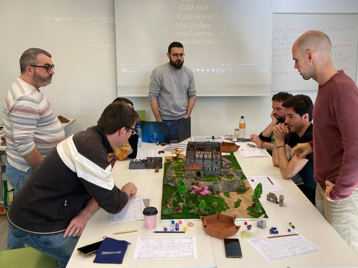 Sesión de rol inmersivo con escenografía del Colectivo Tuc, que serán los maestros del juego de la sesión de Dioramas&amp;Dados.