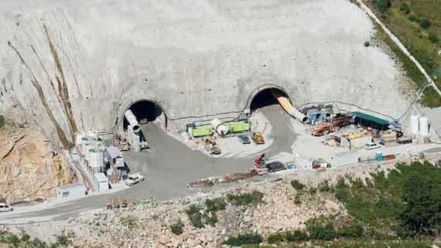 Obras en el túnel de La Canda.