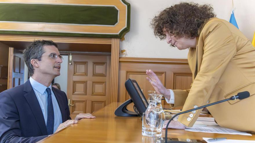 Sanmartín y Verea, durante un pleno del Concello de Santiago