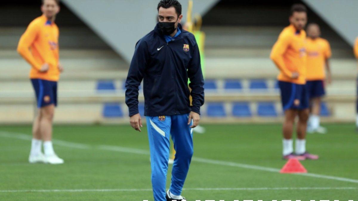 Xavi, en un entrenament del Barça