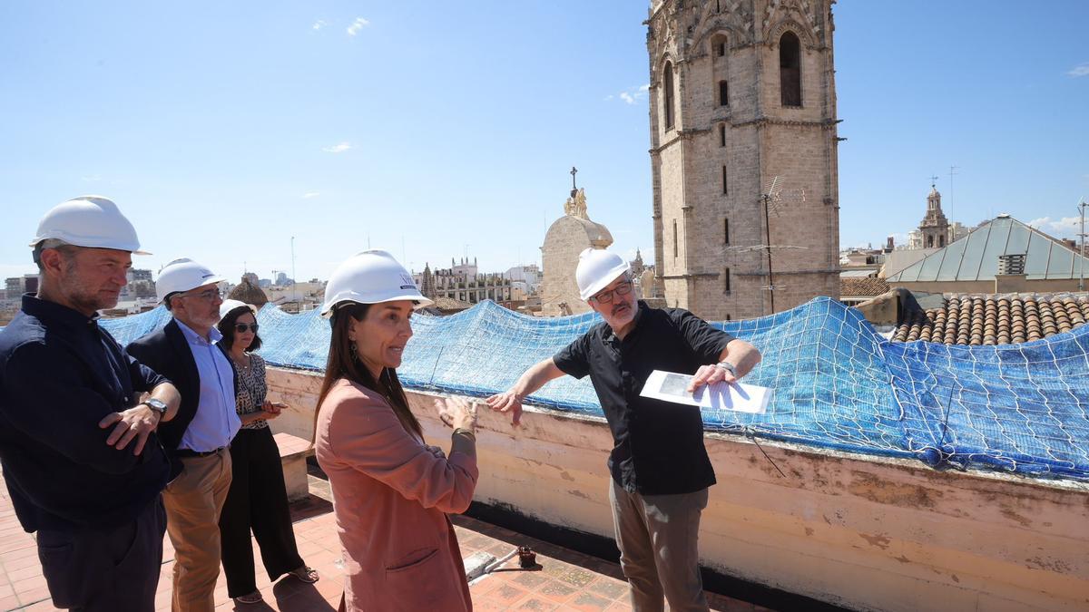 La consellera de Hacienda, Ruth Merino, visita las obras del Palacio de Calatayud.