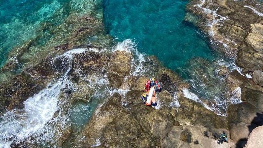 Localizan el cadáver de un hombre flotando en la costa de Mogán