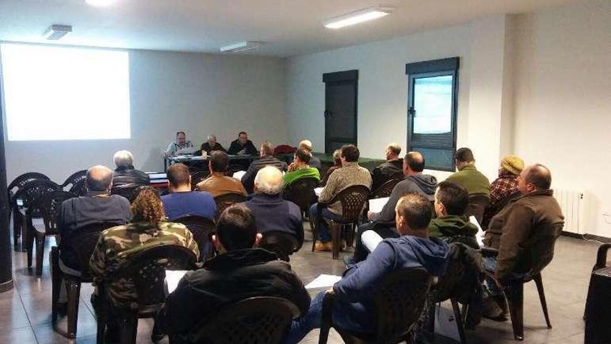 Desarrollo de la asamblea de Azadecap ayer tarde.