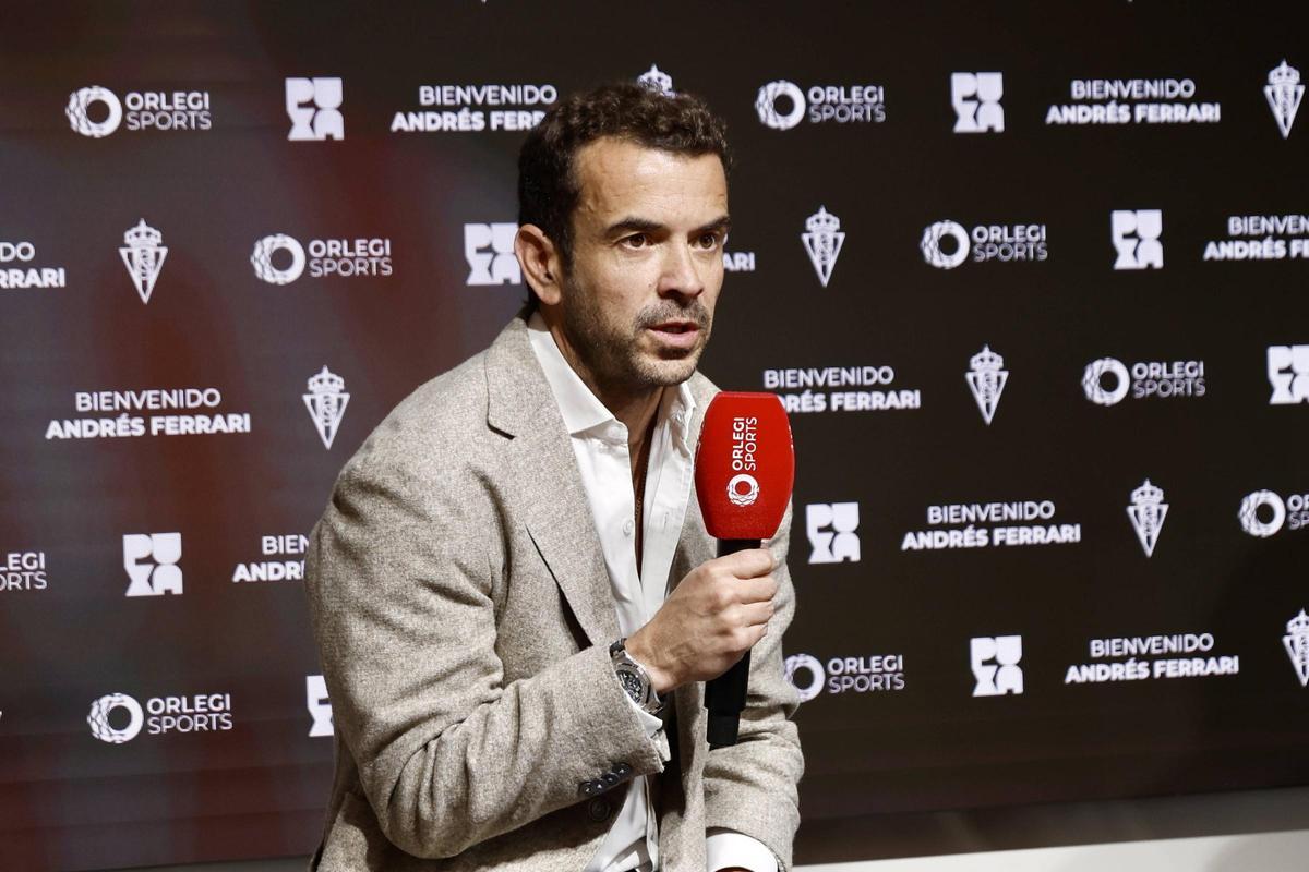 José Riestra, ayer, durante la presentación en Mareo de Andrés Ferrari.