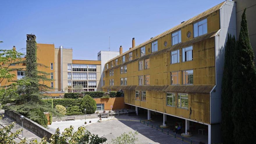 Guanyem Girona recull firmes per mantenir les 100 places públiques de la Creu de Palau