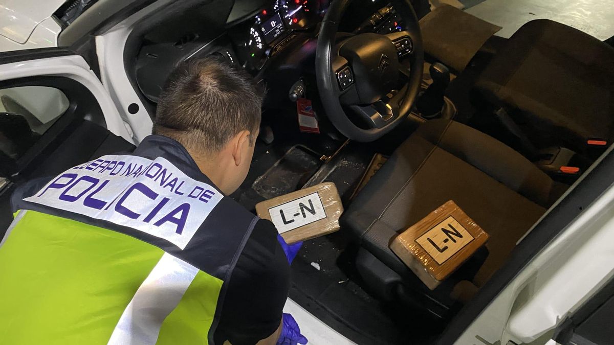 Una familia detenida en Alicante tras hallar 2,3 kilos de cocaína escondidos en su vehículo