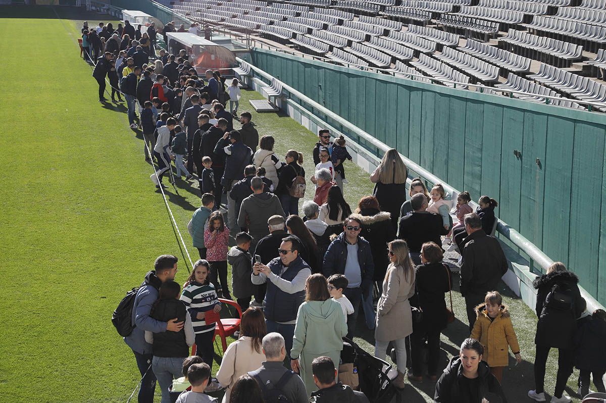 Los Reyes Magos visitan al Córdoba CF en el Arcángel