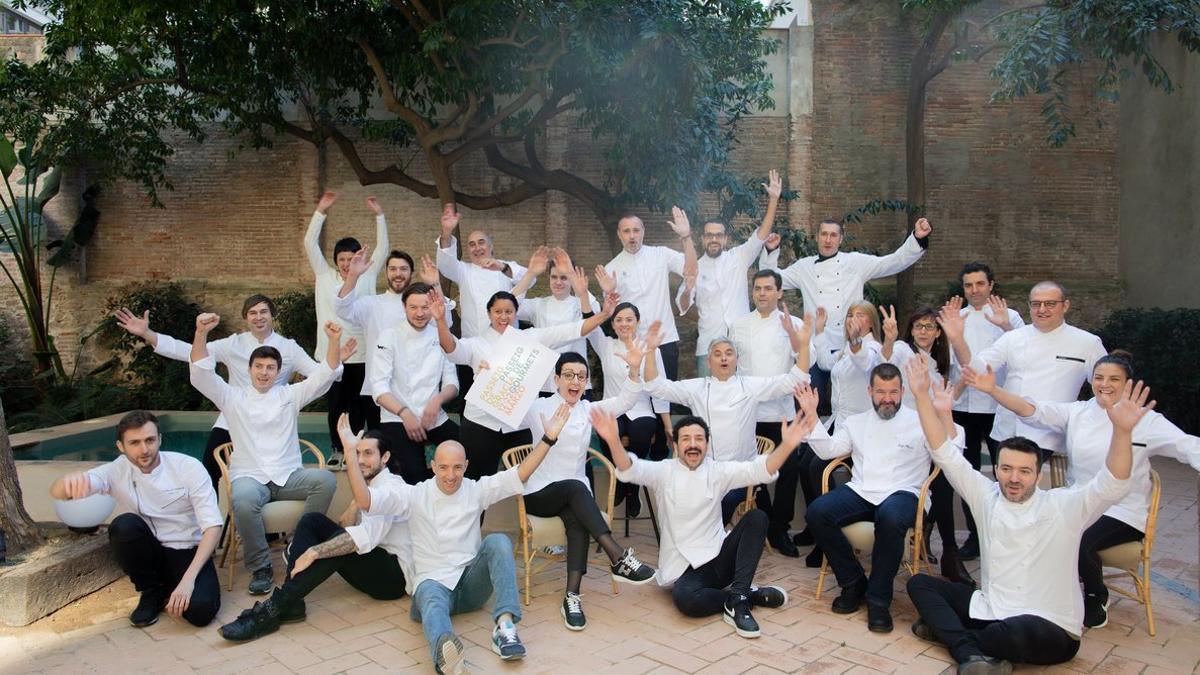 Los chefs participantes en el festival Passeig de Gourmets.