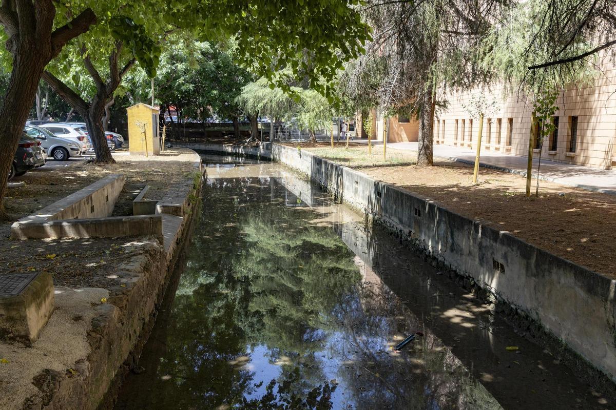 El rio Sants, de nuevo seco a su paso por Canals