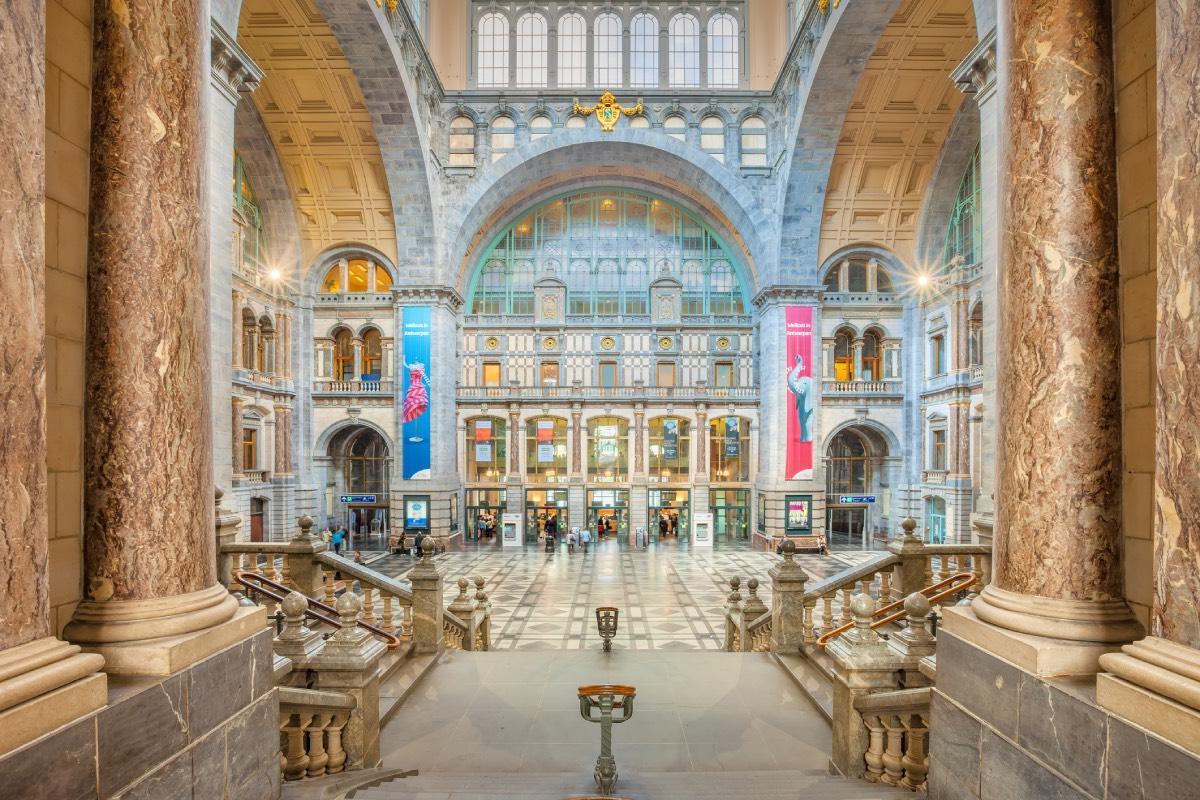 La estación de tren de Amberes (Bélgica)