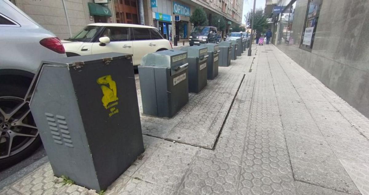 Los contenedores subterráneos de Justo Martínez se eliminarán, dejando este céntrico punto sin punto de recogida. |  L.D.