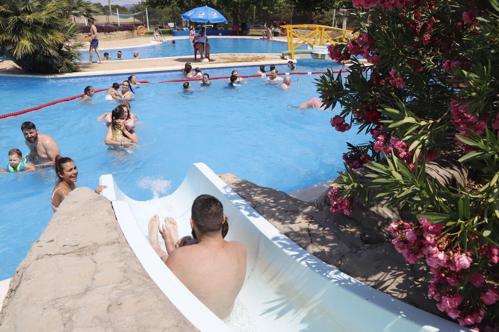 Domingo de piscina en Assuan y Las Dos Columnas