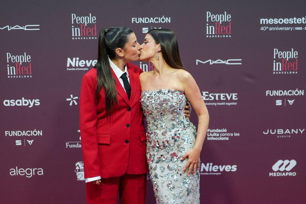 BARCELONA 12/05/2025 Icult. Alba Paul y Dulceida. Photocall de la 15ª Gala Solidaria People in Red Barcelona. FOTO de ZOWY VOETEN