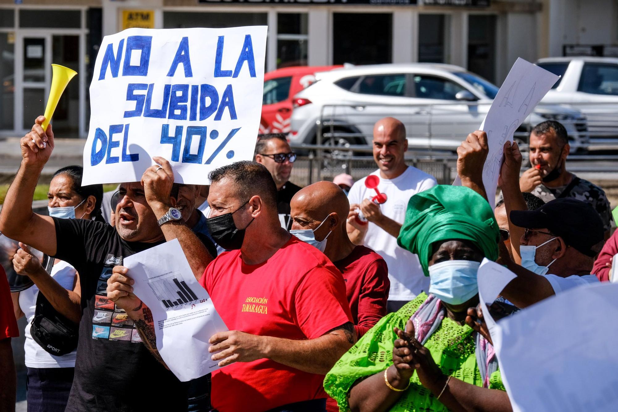 Cacerolada de los mercadilleros en Arguineguín