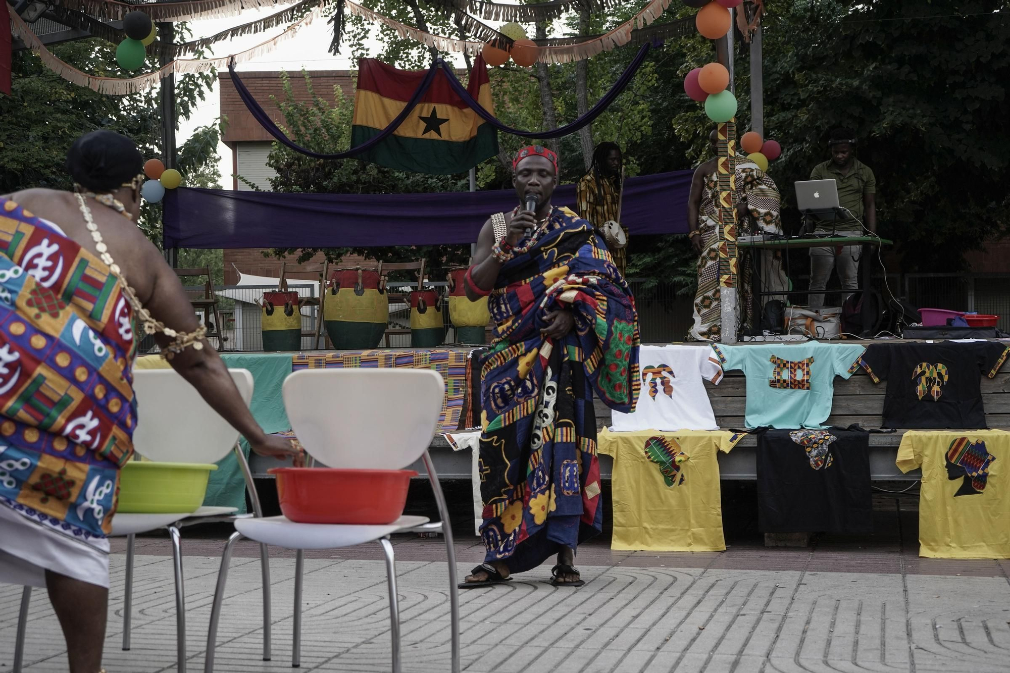 Totes les imatges de la festa solidària de la comunitat de Ghana