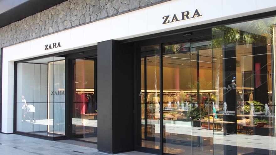 Zara revienta sus ventas con el vestido &#039;denim&#039; que está volando de sus estantes