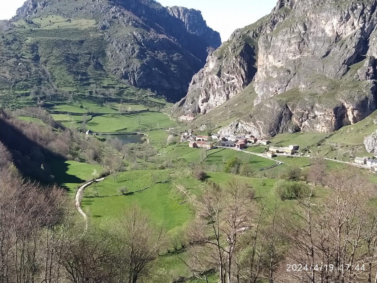Embalse Valle de Lago, en Somiedo.