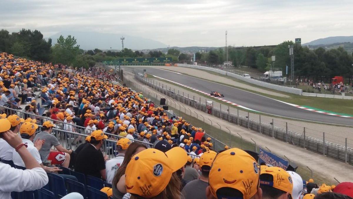 La grada Carlos Sainz siguió con pasión la cronometrada