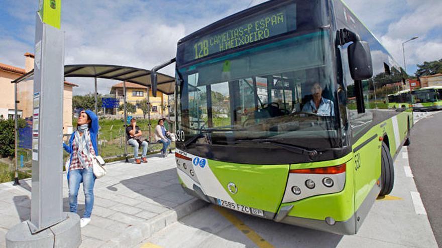 Parada de bus del Hospital Álvaro Cunqueiro // MG BREA