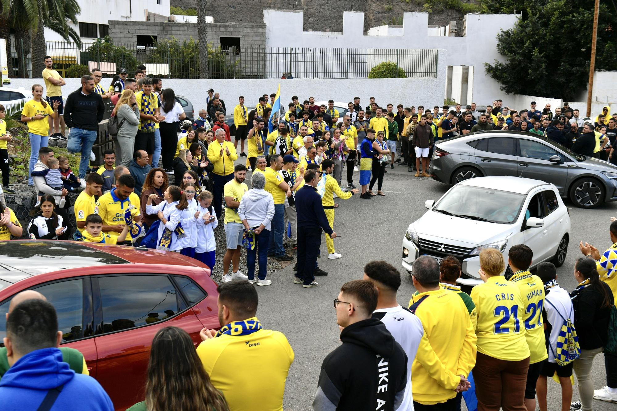 Aficionados despiden a la UD de Barranco Seco antes de ir a Tenerife