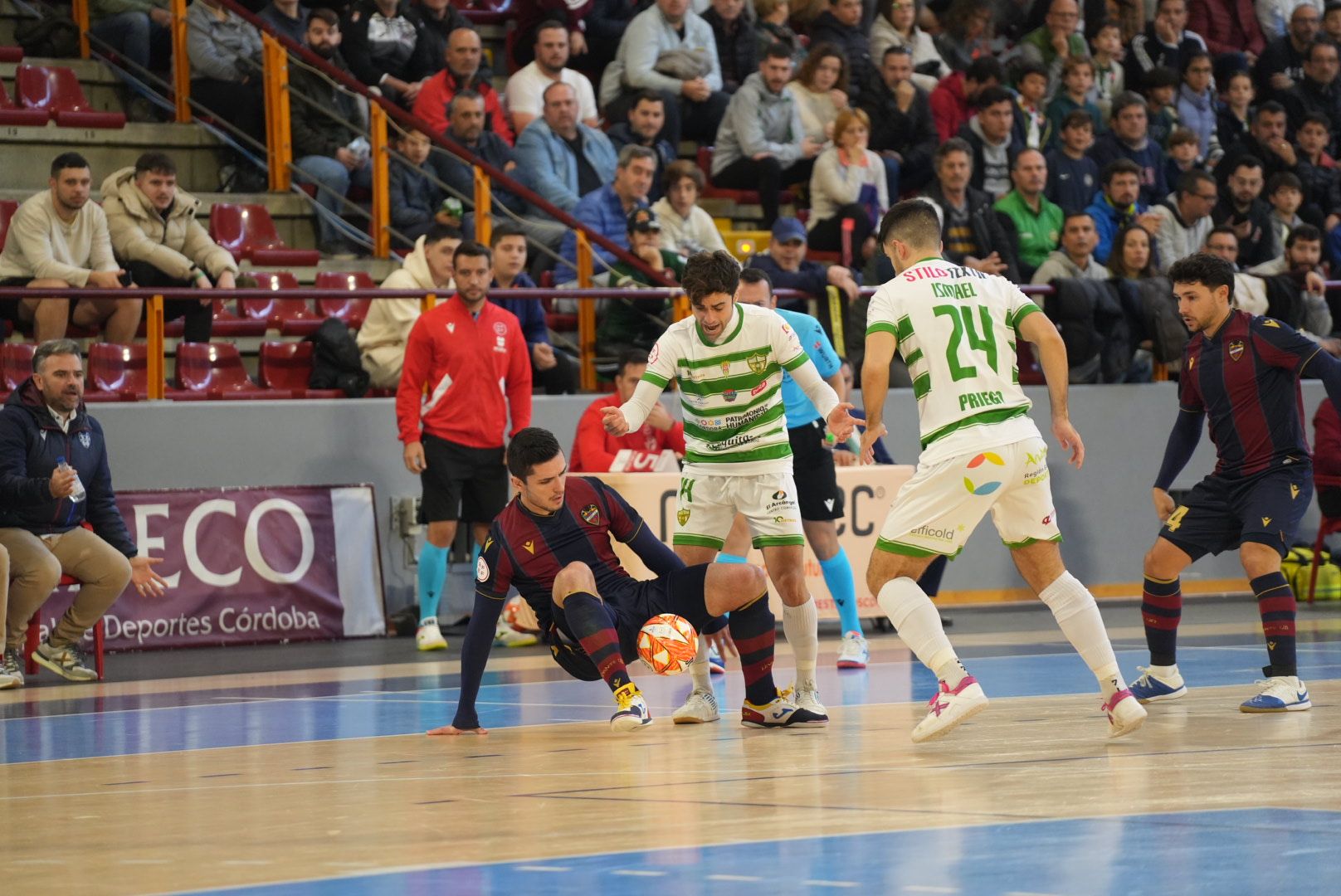 El Córdoba Futsal-Levante en imágenes