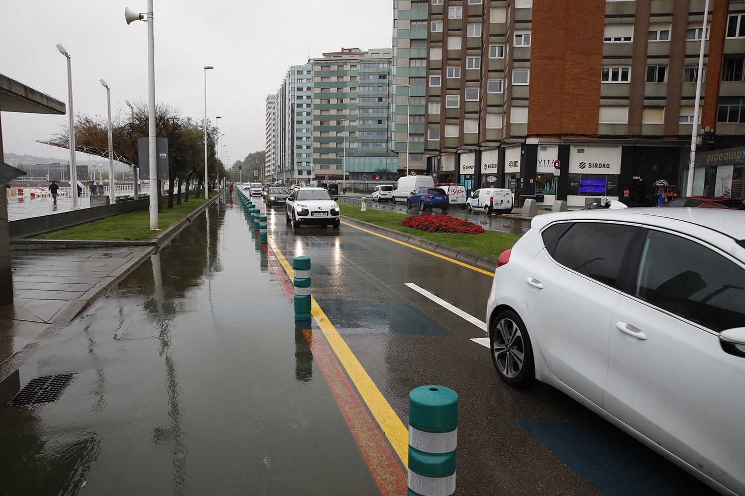 En imágenes: así ha sido la reapertura al tráfico del "cascayu" de Gijón