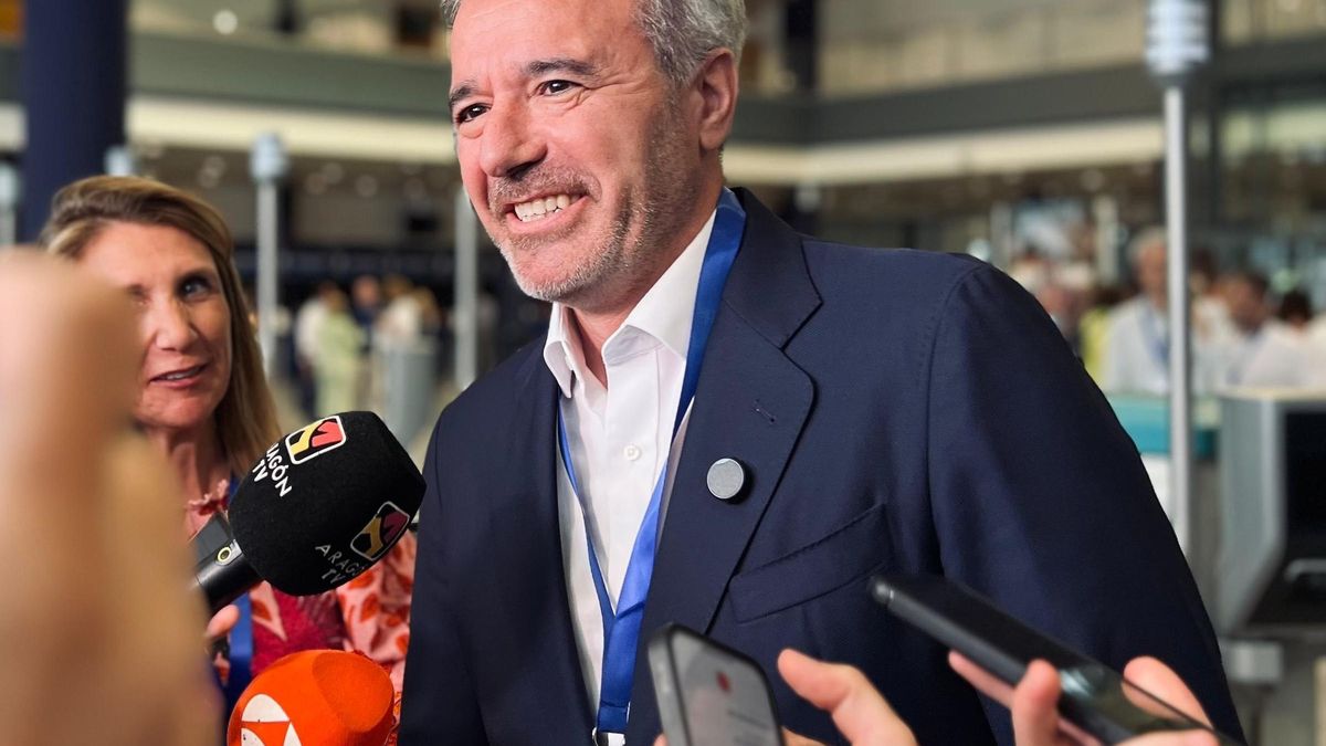 El presidente del Gobierno de Aragón, Jorge Azcón, este domingo en Madrid.