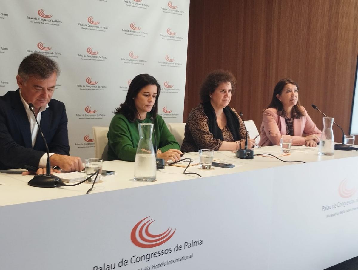 Ramón Vidal, Natalia Seoane, Elena Navarro y María Umbert, en la rueda de prensa en el Meliá Palma Bay.