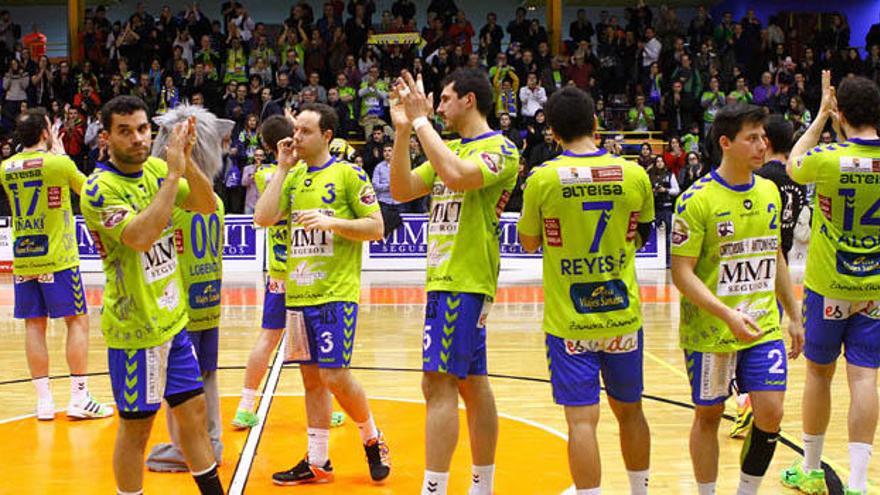 Octavio, Juárez y Fernando, al término de un partido.