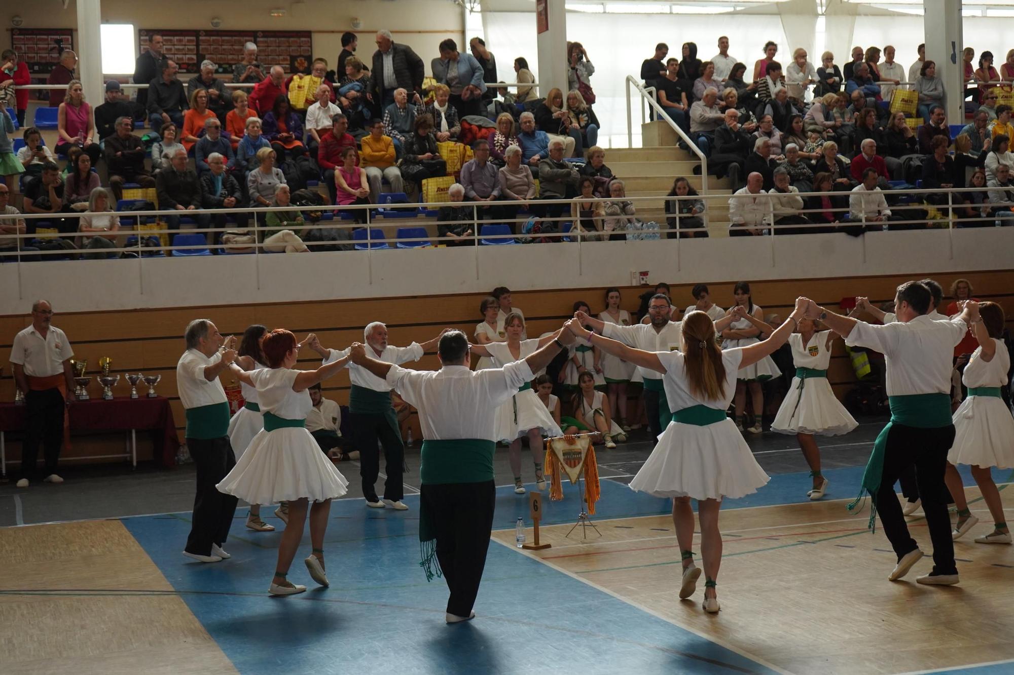 Les imatges de la celebració del 40e aniversari del Sarau Artesenc amb el concurs de colles sardanistes