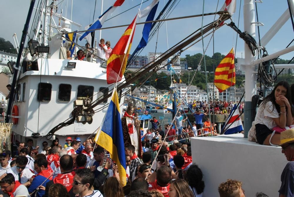 Procesión de la Virgen del Rosario en Luarca