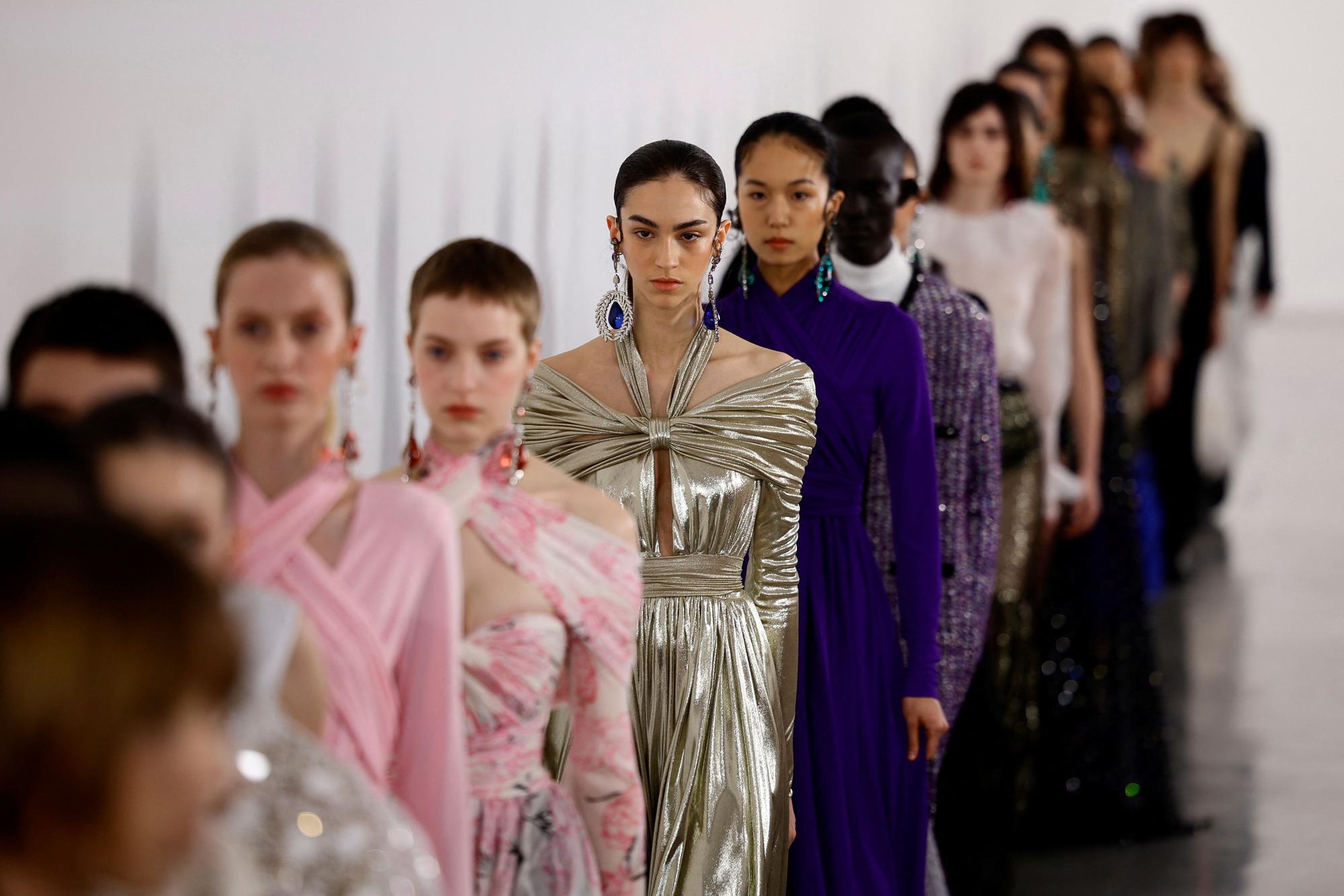 Giambattista Valli Fall-Winter 2023/2024 collection at Paris Fashion Week
