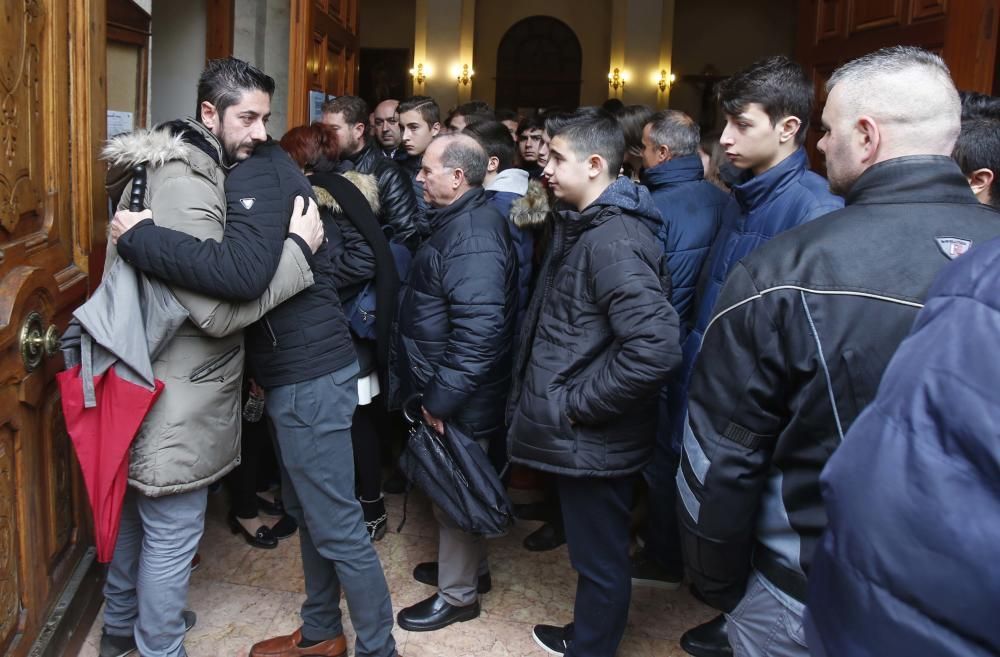 Multitudinario adiós al joven futbolista Nacho Barberà