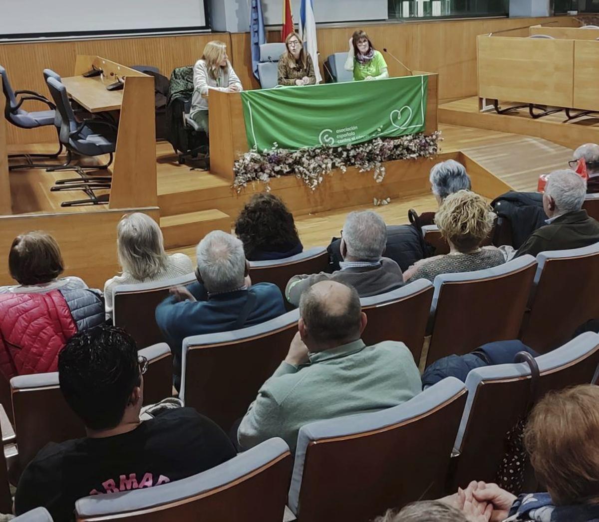 Intervino la psicooncóloga Mar Blanco Casais. |  S.A.