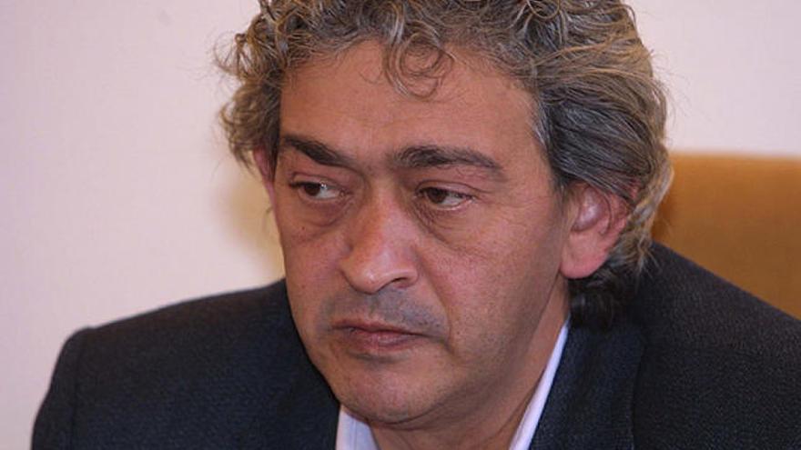 Dimisión. Los hechos ya fueron condenados en 2002.