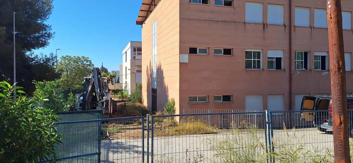 Primeros trabajos en la parcela del IES Pere Maria de Benidorm
