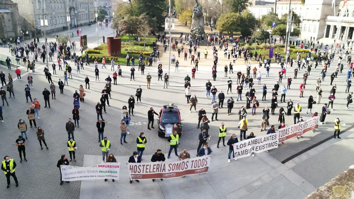 La concentración finalizó a mediodía en la Praza de España.