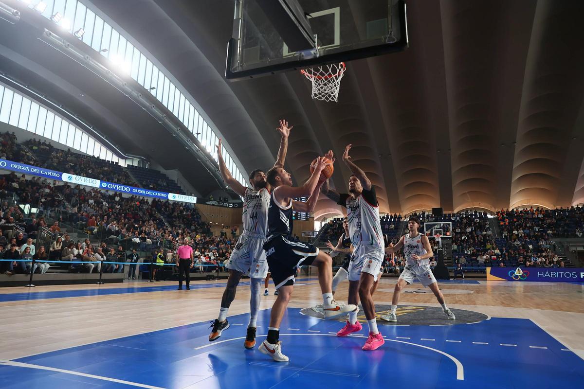 Todas las imágenes de la victoria del Alimerka Oviedo Baloncesto ante el Fibwi Palma