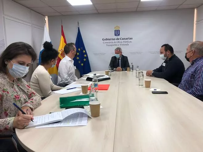 Franquis evaluará las alternativas a la  circunvalación del casco de Mogán