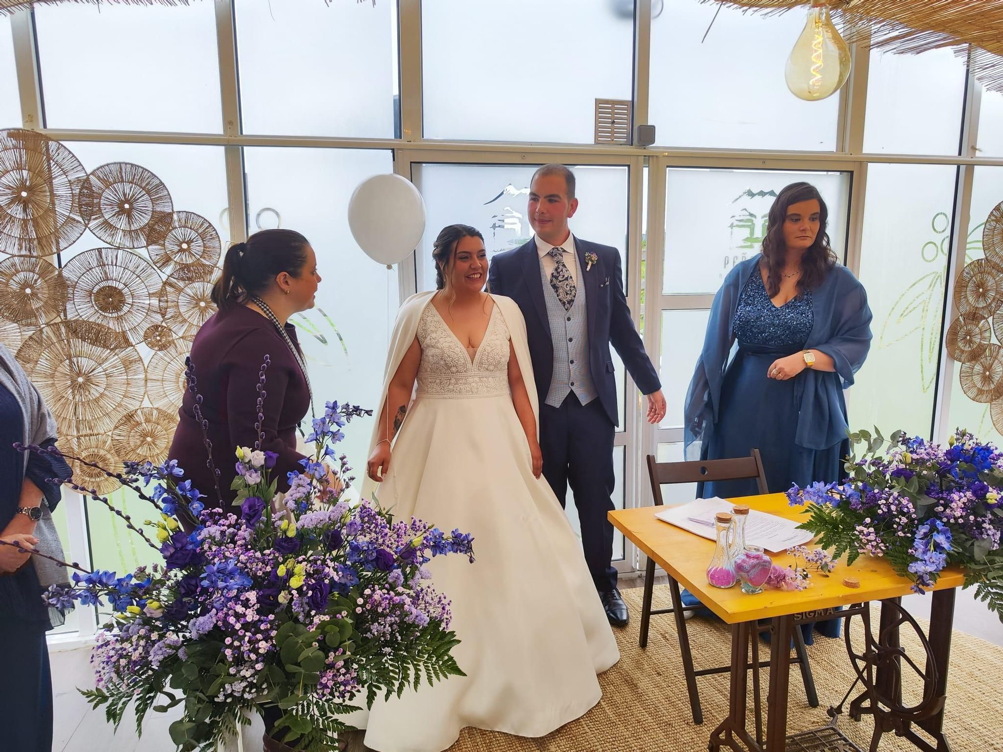 La boda de María y Adrián, en imágenes